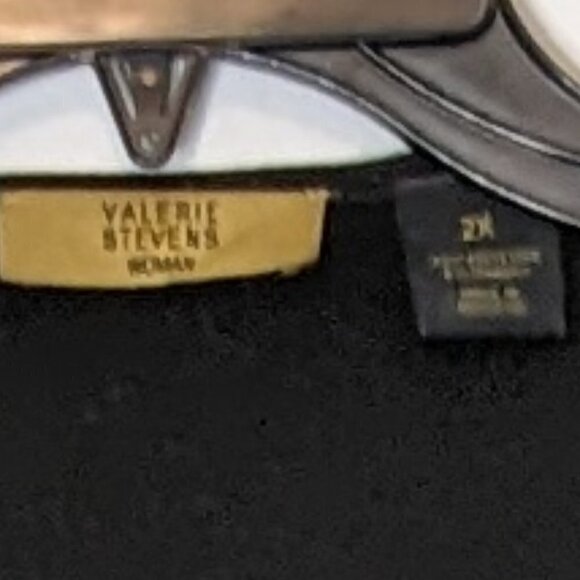 WOMEN'S "Valerie Stevens" Black, Open, High-Low Tunic; 3/4 Sleeves; Size 2X - Picture 4 of 5